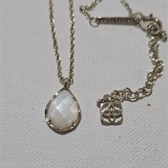 Kendra Scott Kiri Gold and MOP Mother of Pearl‎ Necklace - Picture 1 of 5